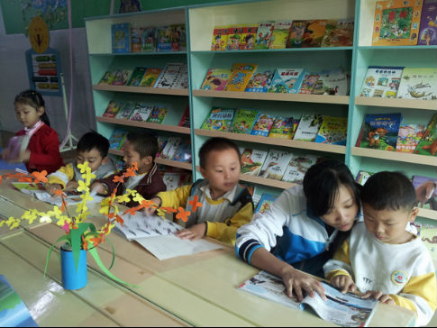开启幼儿智慧之门的图书室