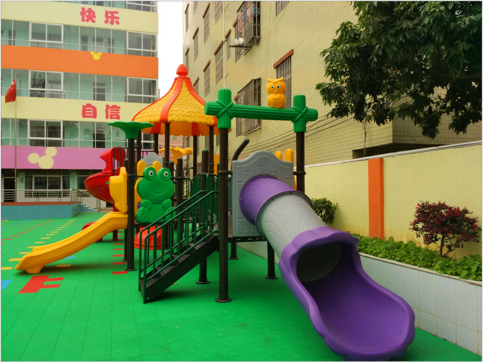 滑滑梯